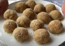 Sitni kolači sa orasima i plazmom