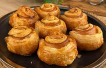 Rolnice od lisnatog testa sa slaninom