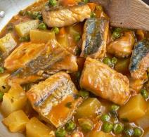 Paprikaš sa oslićem i krompirima