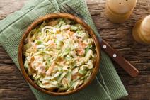 Vitaminska salata od kupusa i šargarepe sa belim dresingom