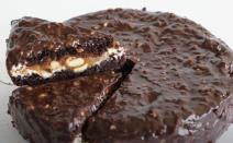 Najukusnija snikers torta sa čokoladom i karamelom