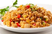 Pržena svinjetina sa pirinčem i povrćem