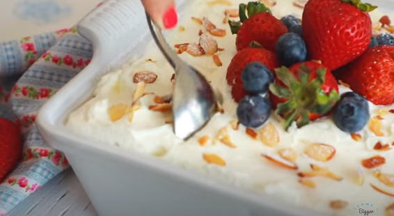 vocna piskota torta bez pecenja