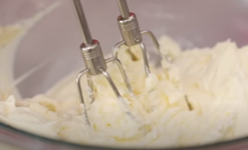 vocna piskota torta bez pecenja