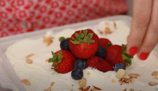 vocna piskota torta bez pecenja