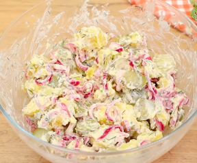 Recept za krompir salatu sa kiselim krastavcima