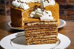 Ruska medovik torta