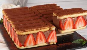 Torta sa piškotama, čokoladom i jagodama