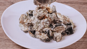 Mediteranska salata sa tikvicama