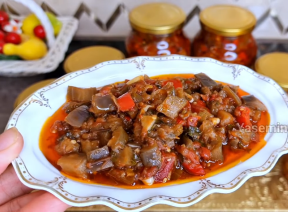 Salata od patlidžana, paradajza i paprike
