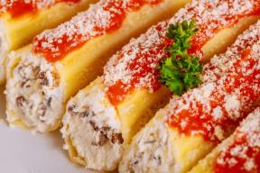 kaneloni sa pecurkama-shutterstock_1596773977.jpg