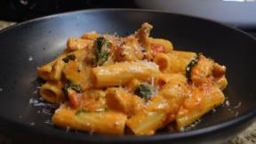 Pasta sa piletinom i spanaćem