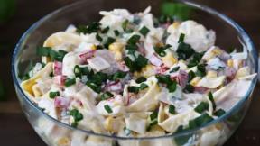 Uskršnja salata sa sirom, šunkom i povrćem