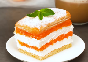 Napoleon torta sa kajsijama