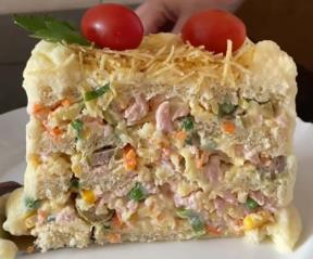 Slana torta sa ruskom salatom.jpg