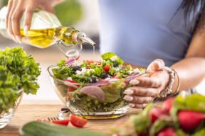 Pica salata sa domaćim dresingom