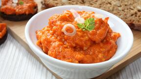 Srpski namaz od pečenih paprika