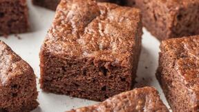 Kakao kocke na stolu