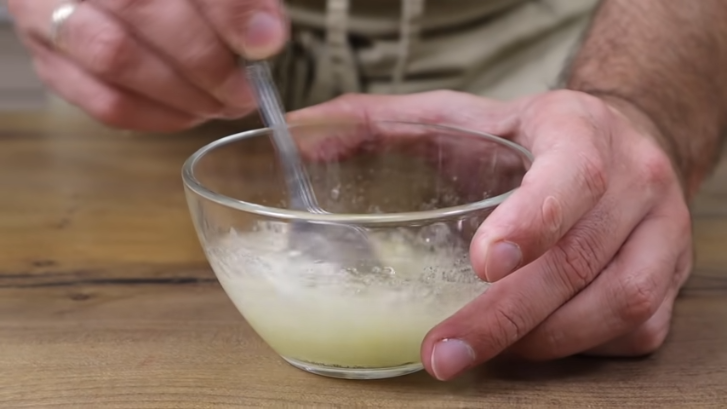 kolač sa jagodama i jogurtom 