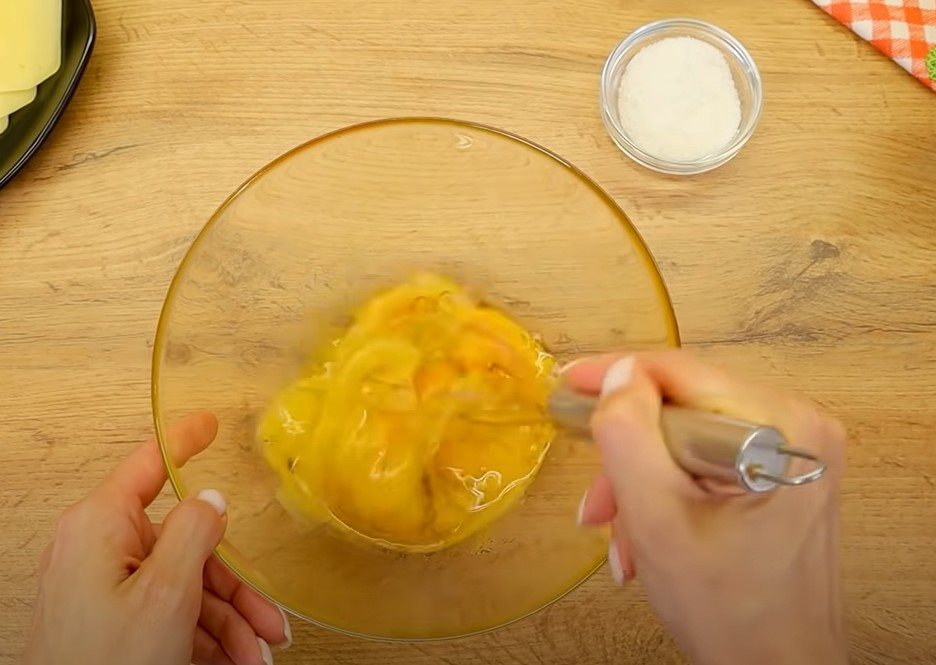 Rolat sa tikvicama i kačkavaljem