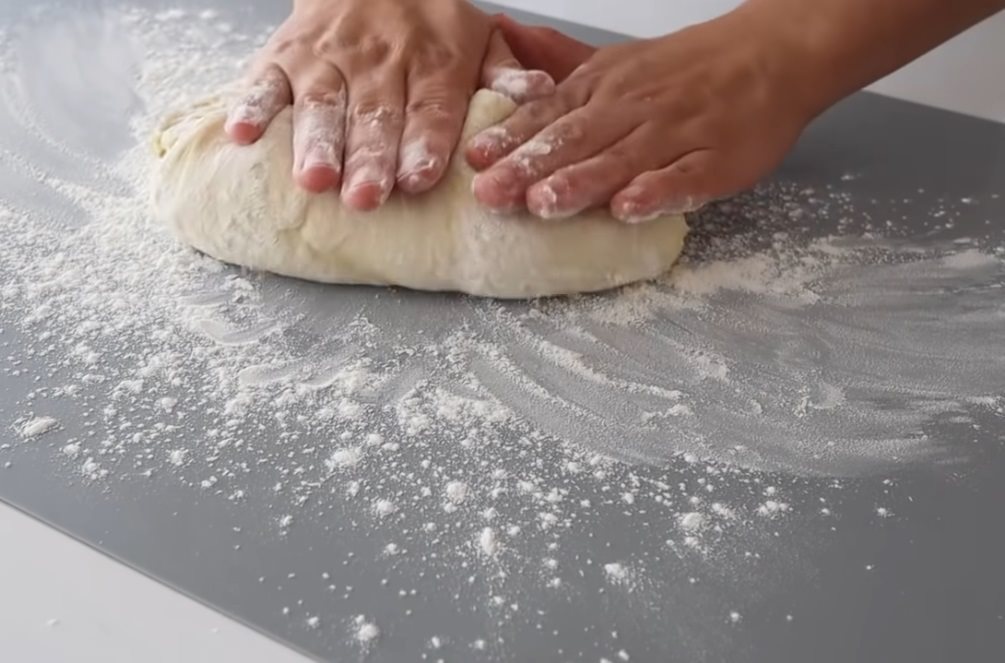 大琼 Qiong Cooking - No kneading! Just need 2-Minutes to prepare Incredibly Easy to make Super Fluffy Milk buns [fM9AuxICHuE - 1180x664 - 2m43s]