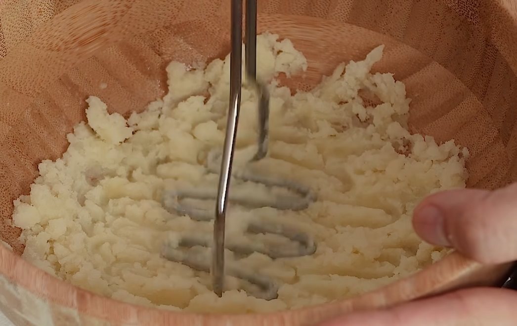 Lepinja sa sirom i pire krompirom