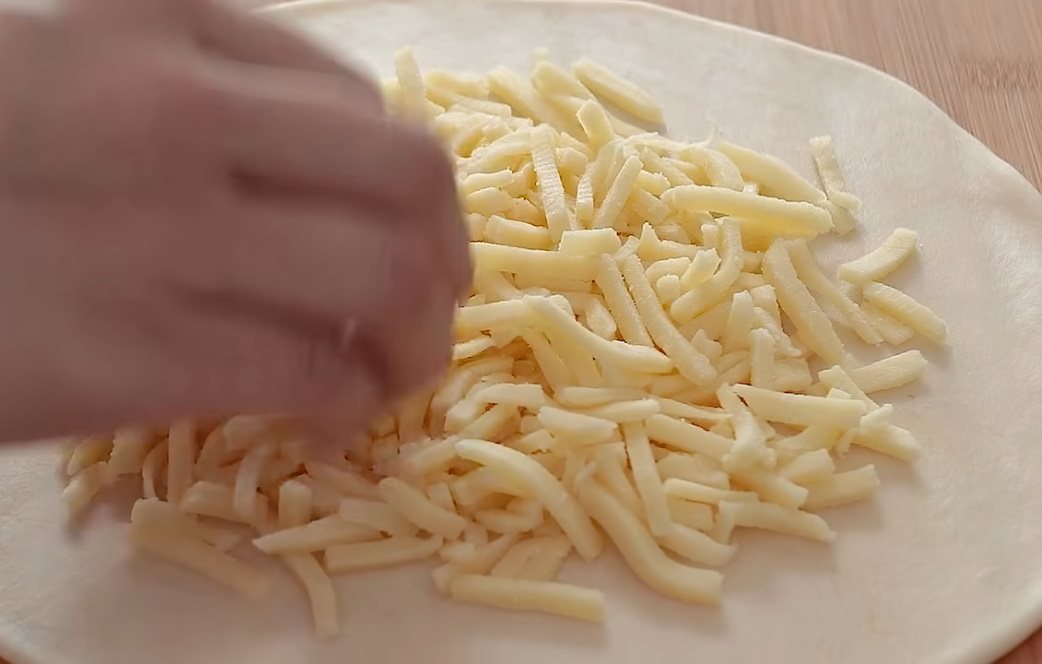 Lepinja sa sirom i pire krompirom