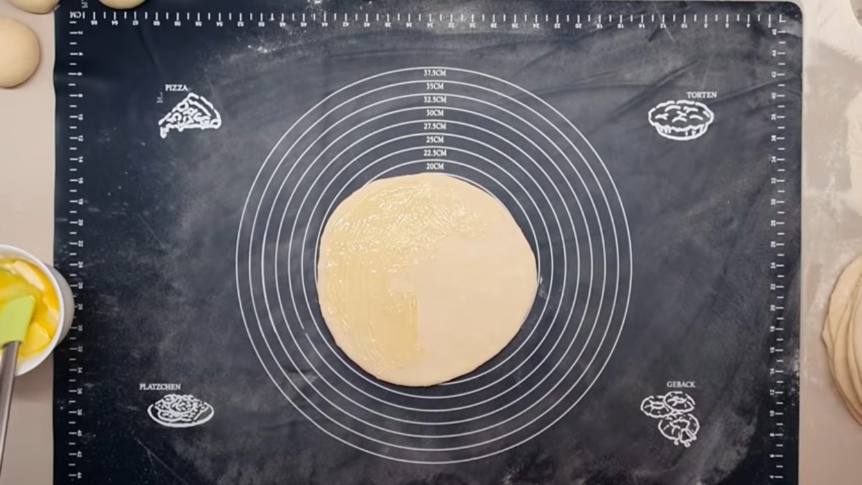 Svečana pogača 3.png