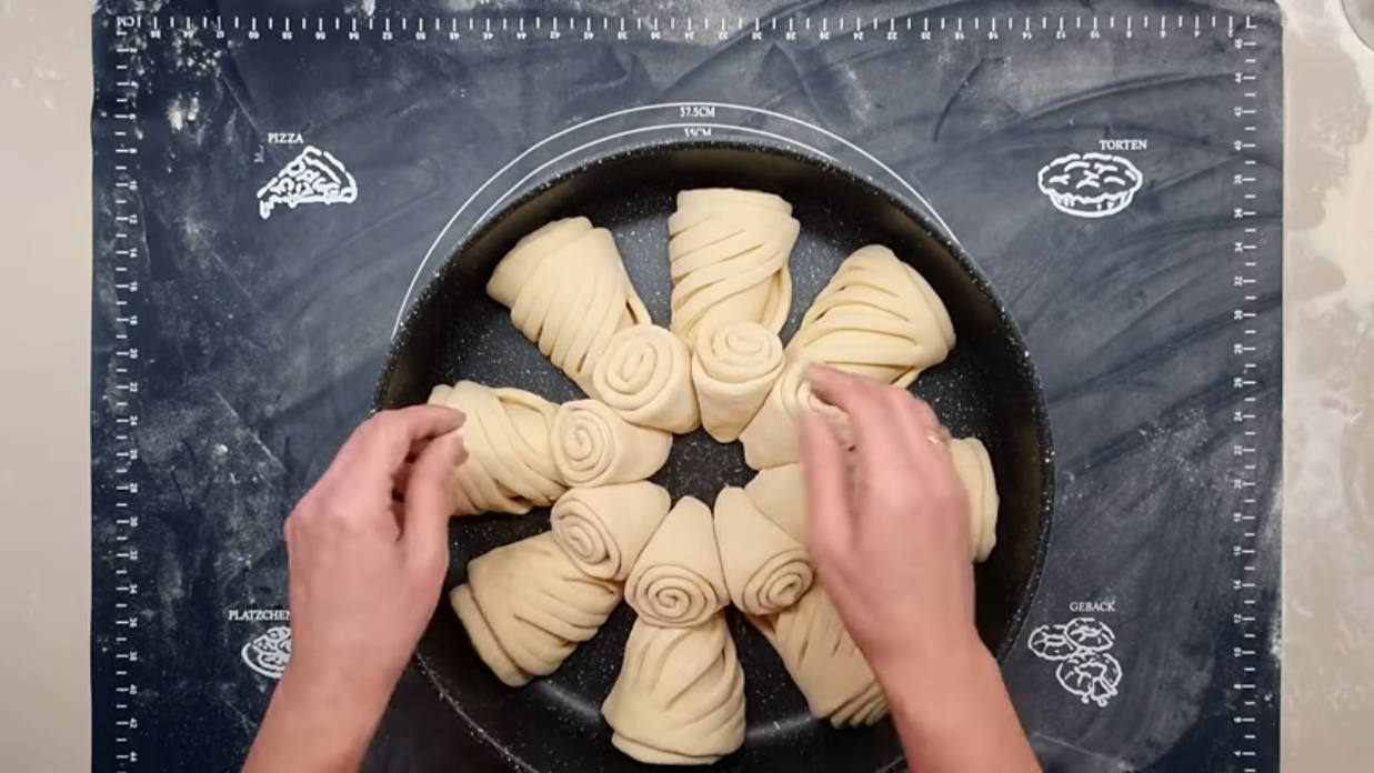 Svečana pogača 12.png