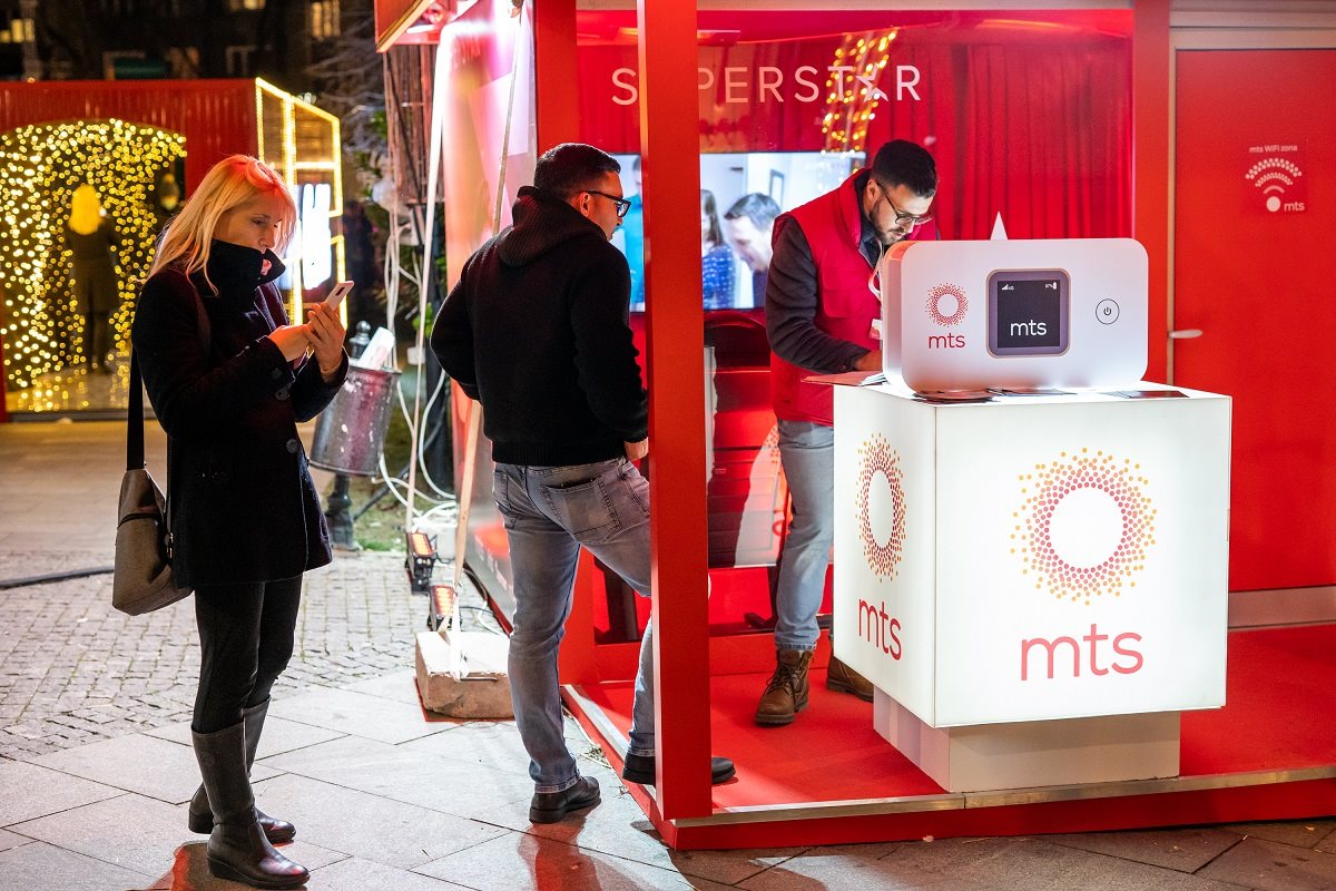 U kućici kompanije Telekom Srbija ćete moći da dobijete sve informacije o pogodnostima njihovih paketa.jpg