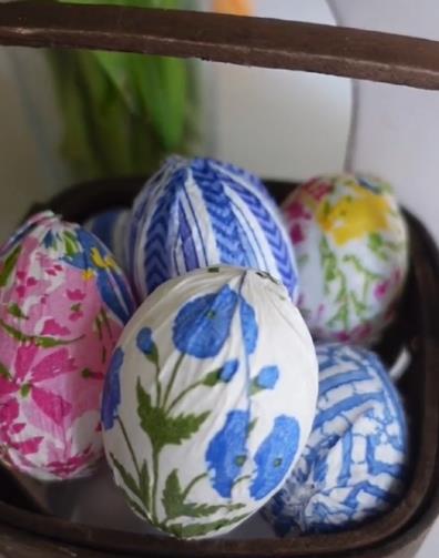 Farbanje jaja salvetom bez boja