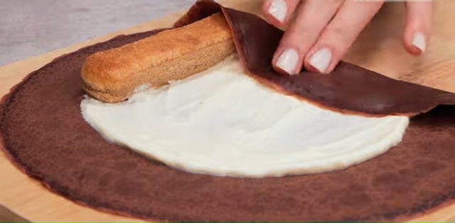 Tiramisu palačinke rolanje