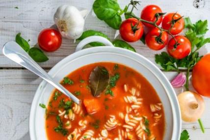 Brzo i jeftino: Višenamenska supa koju možete koristiti za 3 različita jela