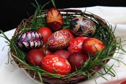 Farbanje jaja: Trikovi i ideje za savršeno dekorisana uskršnja jaja