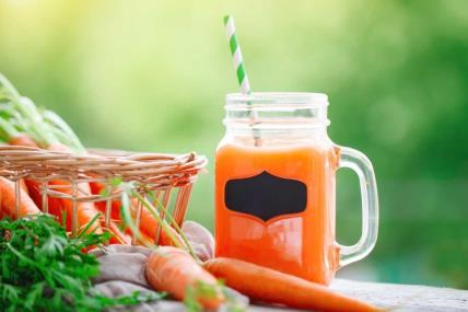 Izbacite toksine iz organizma: Domaći sok od šargarepe, đumbira i limuna (RECEPT)