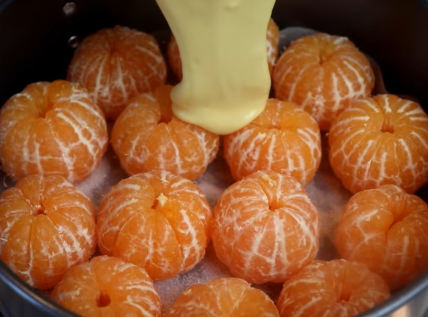 Pravi desert za hladne zimske dane: Torta sa celim mandarinama koja se topi u ustima
