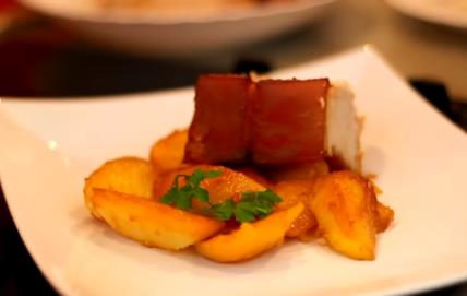 Fenomenalan obrok za celu porodicu po pristupačnoj ceni: Carsko meso sa krompirom (VIDEO)