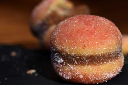 TOPE SE U USTIMA Recept za čuvene sitne kolače - BRESKVICE (VIDEO).jpeg