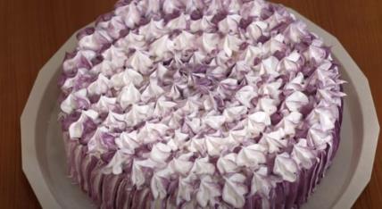 Raskošna poslastica za početnike u kuhinji: Plazma torta sa lešnicima u kombinaciji sa slatkom pavlakom (VIDEO)