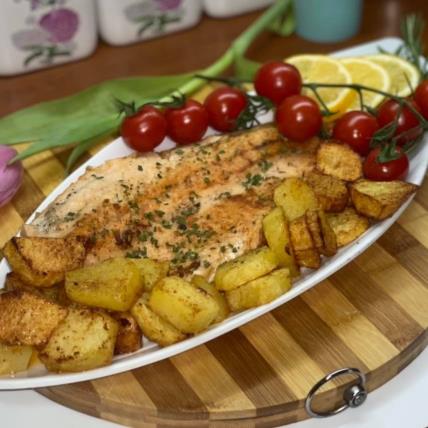 Losos pastrmka sa krompirom.jpeg