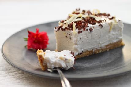 Čokoladna torta s kokosom 80965846