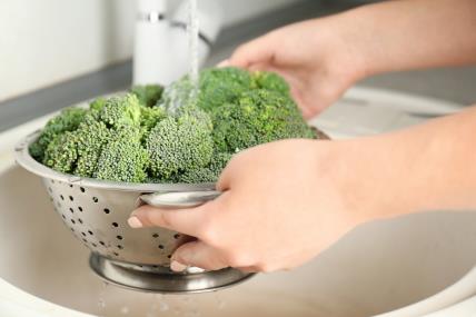 Kako se čisti brokoli 700809511