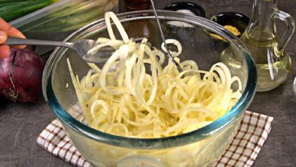 Salata od crnog luka