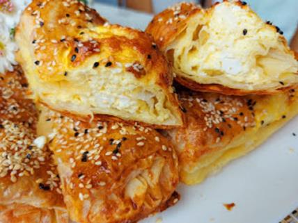 Pita sa sirom od gotovih kora