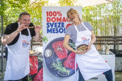 Mirjana Bobić Mojsilović i Filip Ćirić_Specijaliteti sa roštilja.JPG