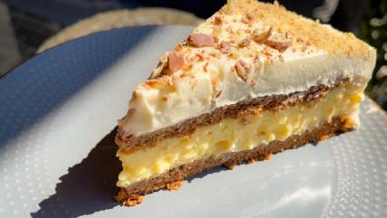 Larina torta sa kakao korama i krempita filom