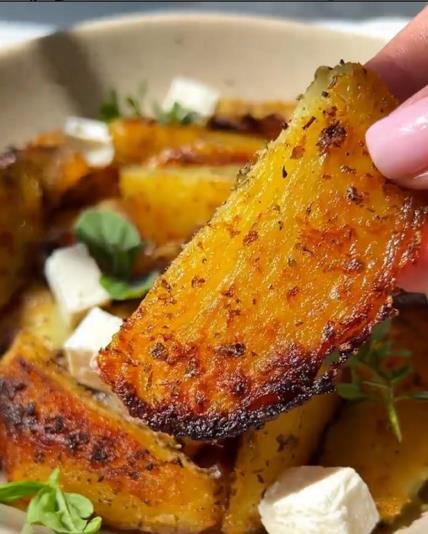 Grčki recept za pečeni krompir sa fetom