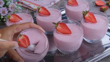 Puding od jagode bez kuvanja