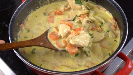 Piletina sa šargarepom u kremastom sosu