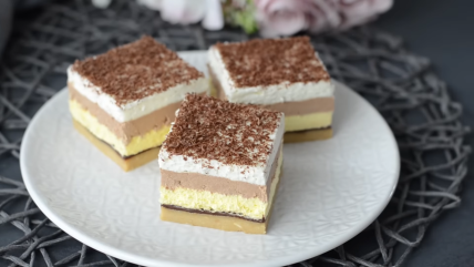 Kolač sa keksom i čokoladom iz nekoliko slojeva